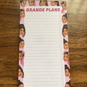 Ariana Grande Notepad